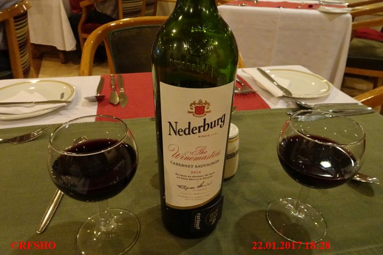 Safari Court Hotel, Abendessen