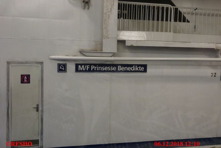 EC 33 auf der Fähre